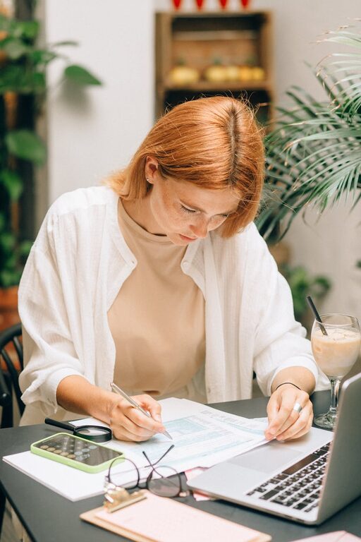 Simple Budget Habits to Help You Manage Everyday Expenses